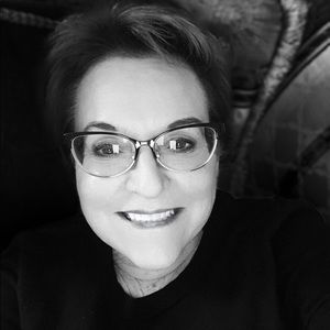 Meet your Posher, Linda